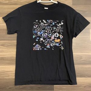 Led Zeppelin T-shirt.